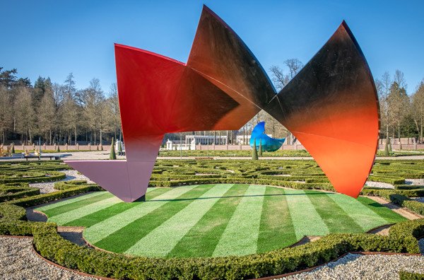 Achtervoegsel Is aan het huilen een paar Moderne kunst in de tuinen van Het Loo | Tuinhistorisch Genootschap Cascade